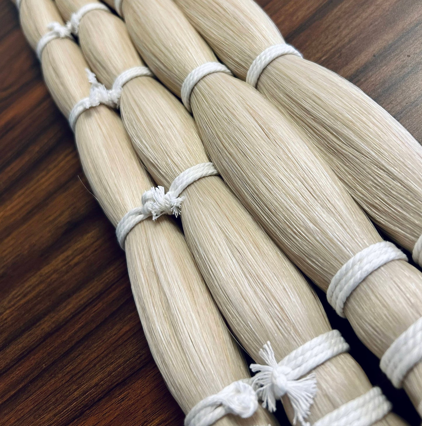 Horse Hair Blond 28inch / 70cm